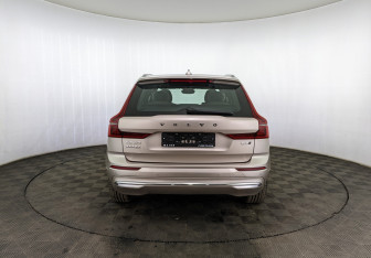 Новый Volvo XC60 2025 (6 фото)