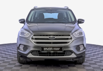 Подержанный автомобиль Ford Kuga 2018 года (2 фото)