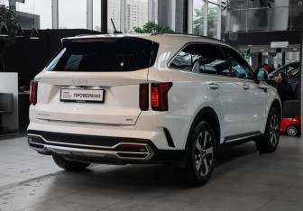Подержанный автомобиль Kia Sorento 2023 года (4 фото)