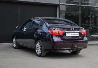 Подержанный автомобиль Hyundai Elantra Sedan 2010 года (6 фото)