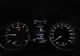 Подержанный автомобиль Nissan X-Trail 2019 года (11 фото)