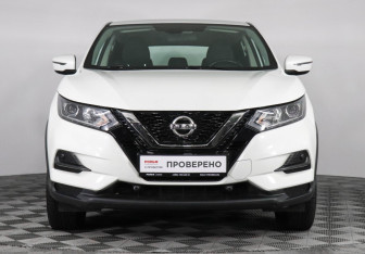 Подержанный автомобиль Nissan Qashqai 2022 года (2 фото)
