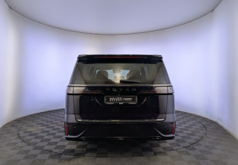 Подержанный автомобиль Voyah Dream 2023 года (6 фото)