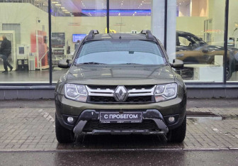 Подержанный автомобиль Renault Duster 2015 года (2 фото)