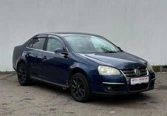Подержанный автомобиль Volkswagen Jetta Sedan 2007 года (3 фото)