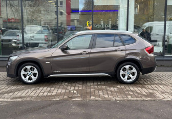 Подержанный автомобиль BMW X1 2010 года (5 фото)