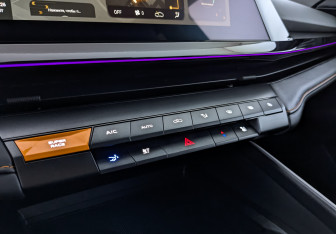 Подержанный автомобиль Changan UNI-V 2023 года (26 фото)