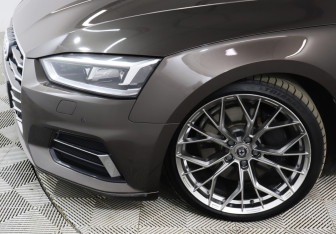 Подержанный автомобиль Audi A5 Coupe 2016 года (17 фото)