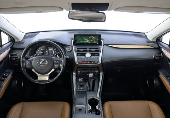 Подержанный автомобиль Lexus NX 2018 года (14 фото)