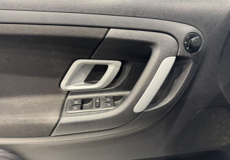 Подержанный автомобиль Skoda Fabia Hatchback 2007 года (10 фото)