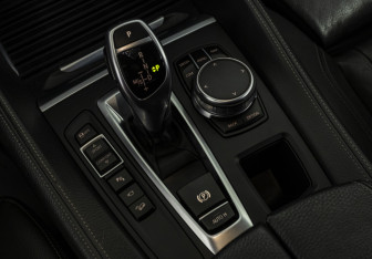 Подержанный автомобиль BMW X6 2017 года (18 фото)