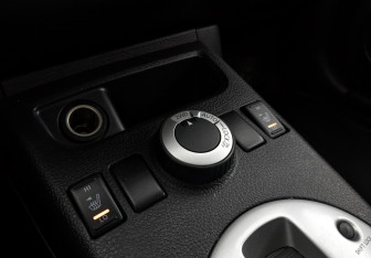 Подержанный автомобиль Nissan X-Trail 2013 года (26 фото)