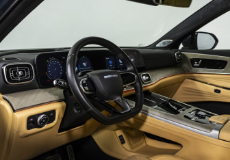 Подержанный автомобиль Jaecoo J8 2024 года (10 фото)