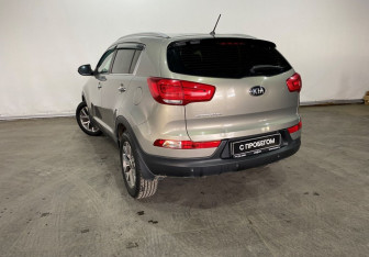 Подержанный автомобиль Kia Sportage 2015 года (7 фото)