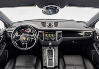 Подержанный автомобиль Porsche Macan 2015 года (14 фото)