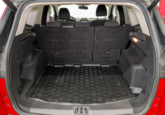 Подержанный автомобиль Ford Kuga 2017 года (10 фото)