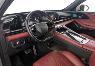 Подержанный автомобиль Exeed RX 2023 года (17 фото)