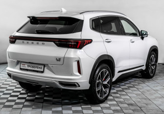 Подержанный автомобиль Exeed LX 2022 года (5 фото)