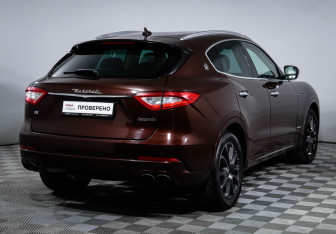 Подержанный автомобиль Maserati Levante 2017 года (5 фото)