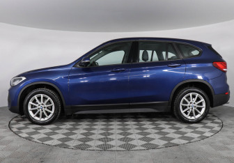Подержанный автомобиль BMW X1 2021 года (5 фото)