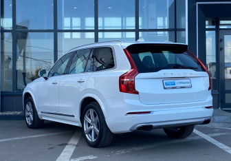 Подержанный автомобиль Volvo XC90 2017 года (7 фото)
