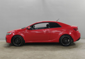 Подержанный автомобиль Kia Cerato Coupe 2011 года (9 фото)