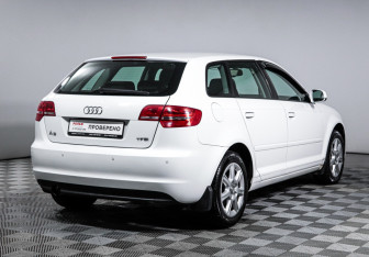 Подержанный автомобиль Audi A3 Hatchback 2012 года (5 фото)