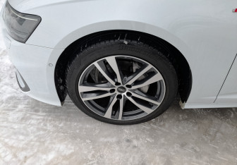 Подержанный автомобиль Audi A6 Sedan 2022 года (17 фото)