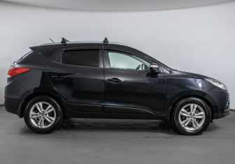 Подержанный автомобиль Hyundai ix35 2010 года (4 фото)