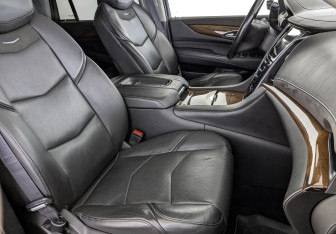 Подержанный автомобиль Cadillac Escalade Suv 2016 года (23 фото)