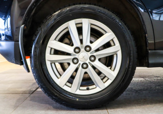 Подержанный автомобиль Mitsubishi ASX 2012 года (19 фото)