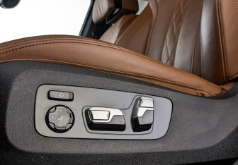 Подержанный автомобиль BMW X5 2021 года (21 фото)