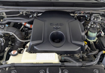 Подержанный автомобиль Toyota Land Cruiser Prado 2017 года (9 фото)