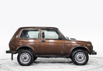 Подержанный автомобиль LADA (ВАЗ) 2121 (4x4) 2018 года (4 фото)