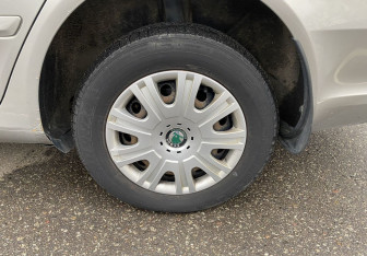 Подержанный автомобиль Skoda Octavia Liftback 2011 года (12 фото)