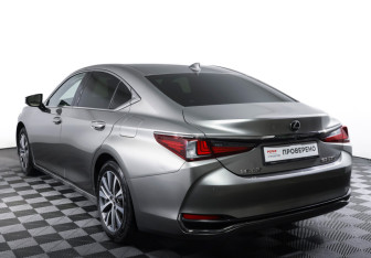 Подержанный автомобиль Lexus ES 2020 года (7 фото)