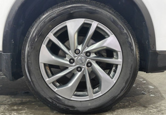 Подержанный автомобиль Nissan X-Trail 2015 года (20 фото)