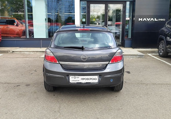 Подержанный автомобиль Opel Astra Hatchback 2012 года (6 фото)