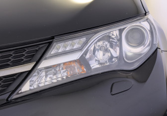 Подержанный автомобиль Toyota RAV4 2015 года (11 фото)