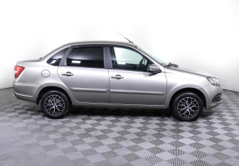 Подержанный автомобиль LADA (ВАЗ) Granta Sedan 2021 года (4 фото)