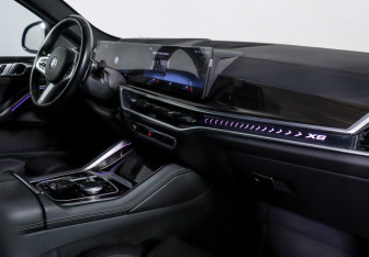 Подержанный автомобиль BMW X6 2023 года (9 фото)