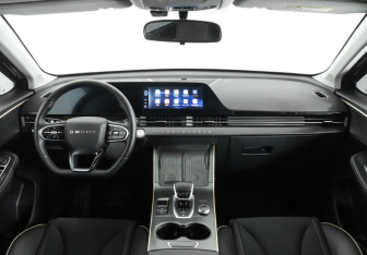 Подержанный автомобиль Omoda C5 2024 года (12 фото)