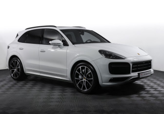 Подержанный автомобиль Porsche Cayenne 2018 года (3 фото)