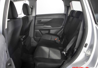 Подержанный автомобиль Mitsubishi Outlander 2013 года (10 фото)