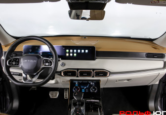 Подержанный автомобиль Jetour X70 2023 года (10 фото)