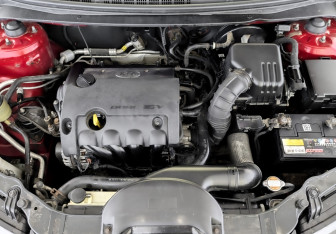 Подержанный автомобиль Kia Cerato Sedan 2010 года (9 фото)