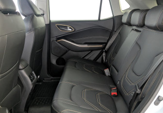 Подержанный автомобиль Москвич 3е 2023 года (18 фото)