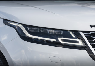 Подержанный автомобиль Land Rover Range Rover Velar 2019 года (3 фото)