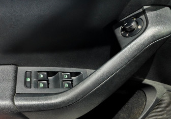 Подержанный автомобиль Skoda Octavia Liftback 2013 года (14 фото)