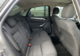 Подержанный автомобиль Ford Mondeo Sedan 2012 года (21 фото)